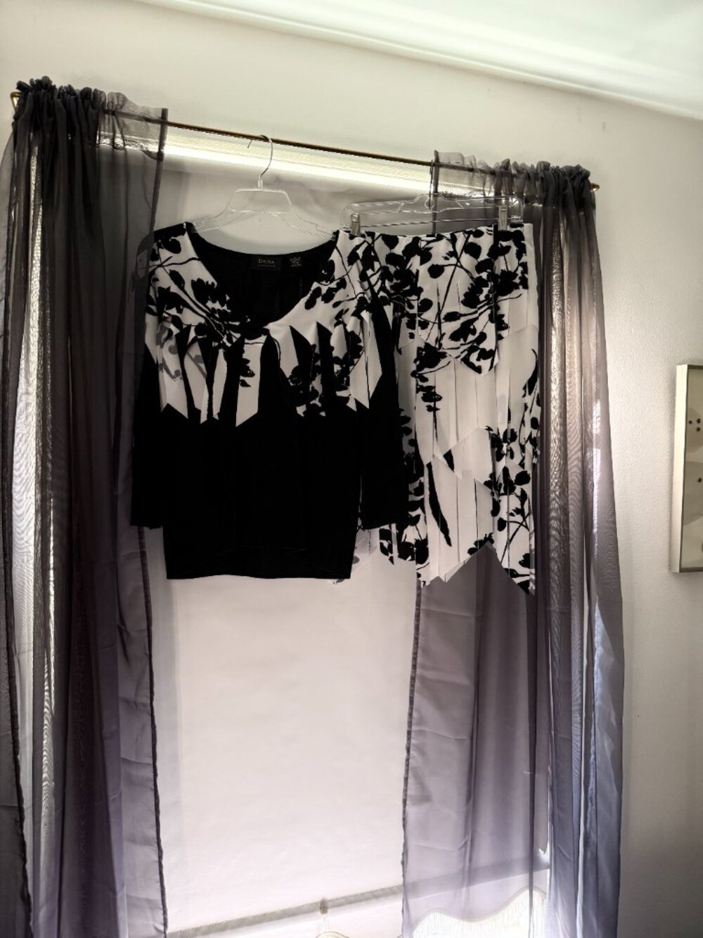 Vintage Dana Buchman 100% Silk Black White 2 Piece Skirt Set